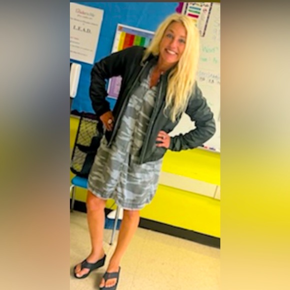 Meet your Posher, Stacey💜 - Picture 4 of 11